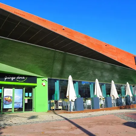 Bom Dia Parque Nacoes Lisboaz ליסבון
