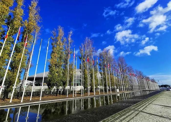 Bom Dia Parque Nacoes Lisboaz Appartamento Lisbona